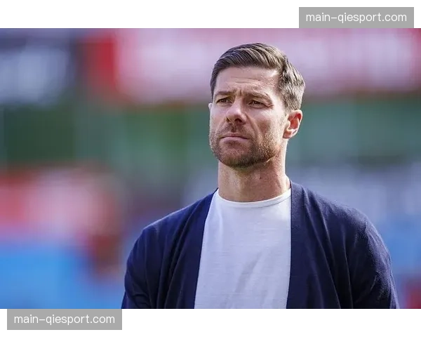 多家媒体透露，哈维-阿隆索是巴萨下赛季新帅的潜在人选之一