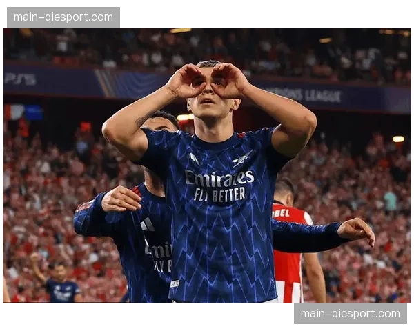 人物特写：专访毕巴后卫帕雷德斯，谈如何在西蒙尼体系下提升拦截预判。