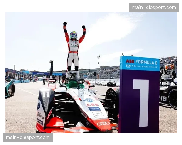 天气预报：柏林地区比赛日或有小雨，湿滑场地或影响双方传球成功率